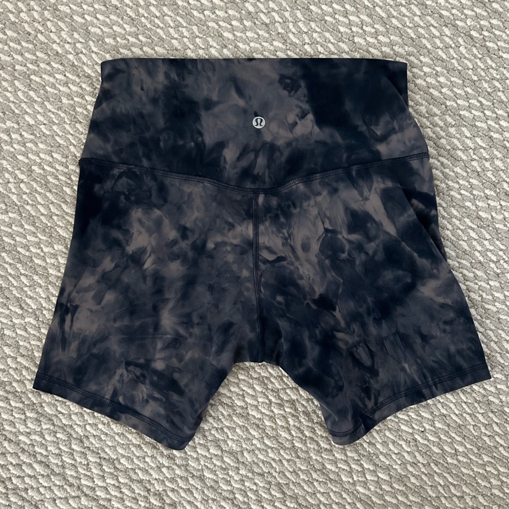 Lululemon Align 6” High Rise short